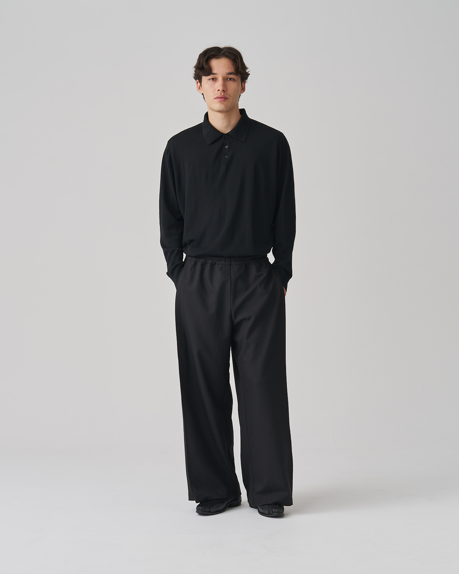 FNT 086 Single Side-Pleated Track (Black) – Front Office FNT 086 Single Side-Pleated Track (Black) – Front Office