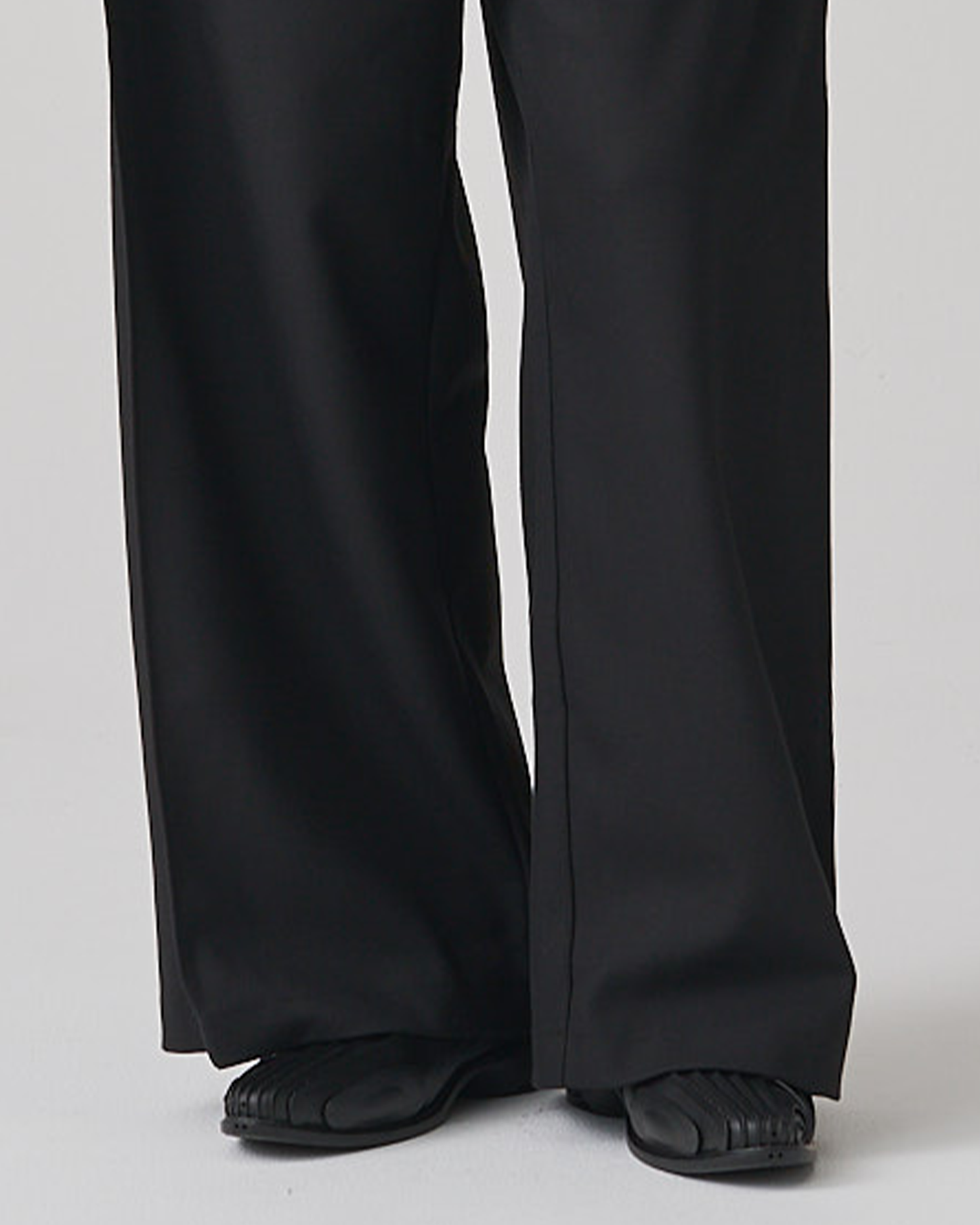 FNT 086 Single Side-Pleated Track (Black) – Front Office FNT 086 Single Side-Pleated Track (Black) – Front Office